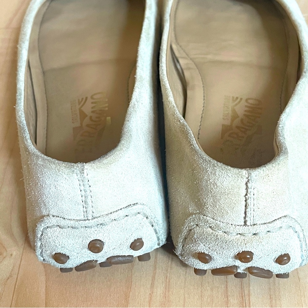 Salvatore Ferragamo beige suede ballet flats 7.5M - Picture 7 of 12